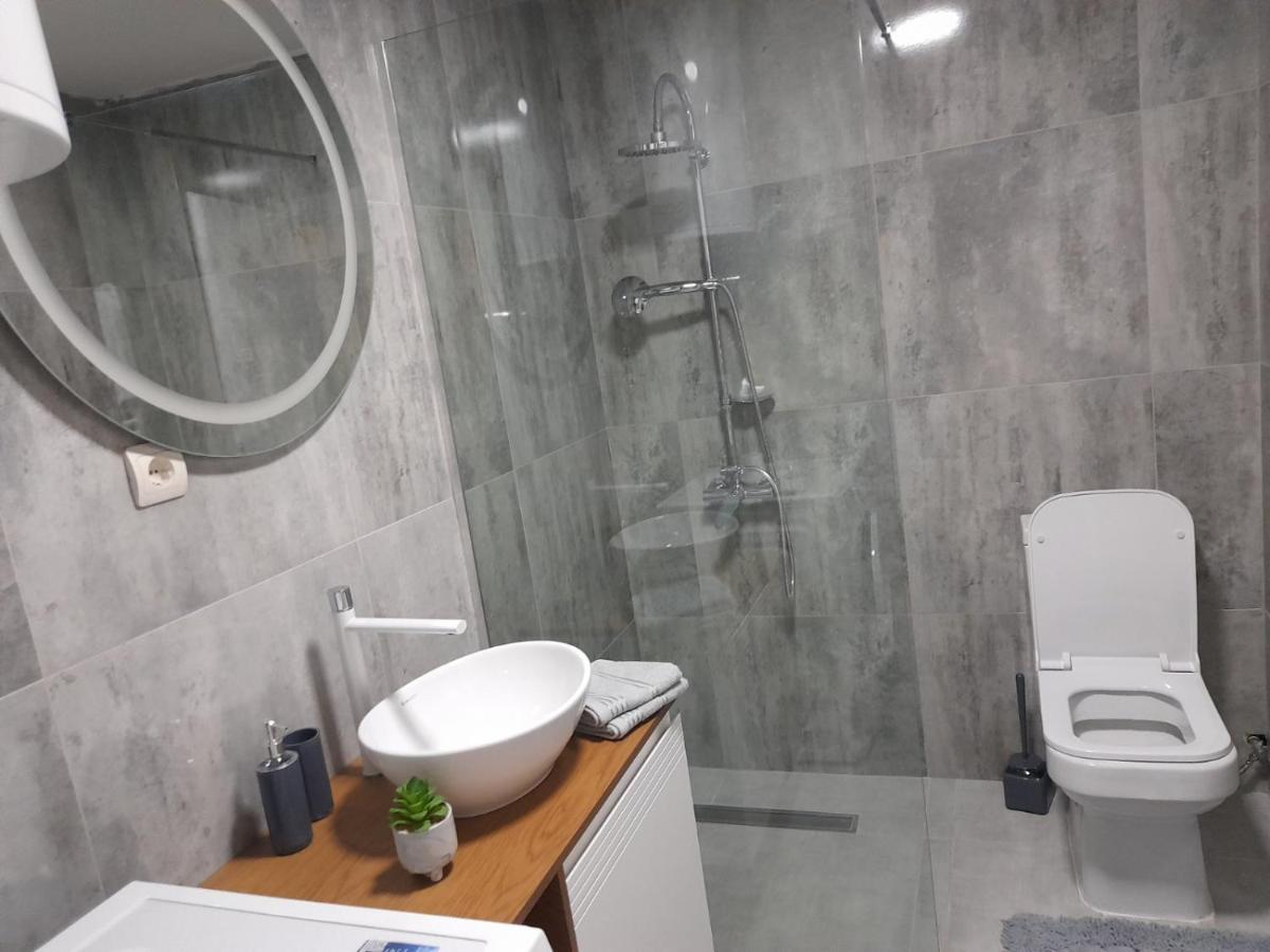 Centar Two Apartment Skopje Buitenkant foto